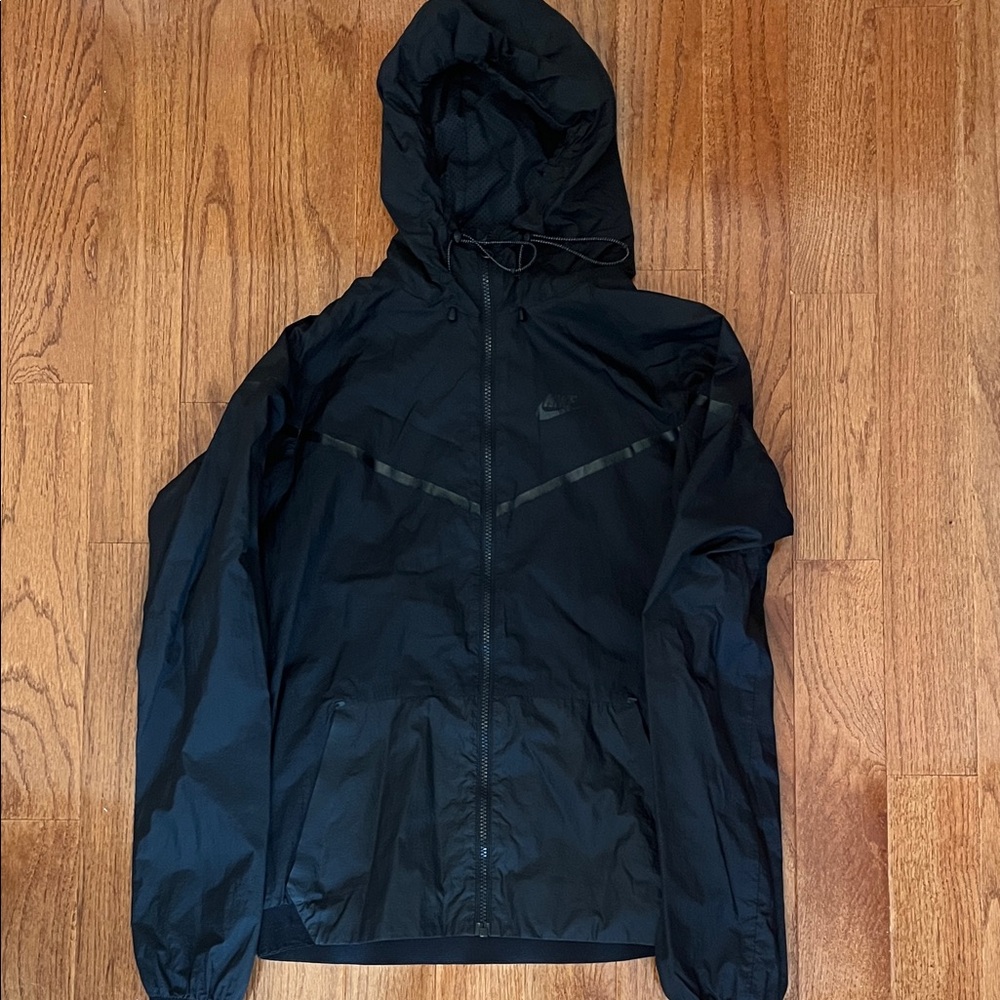Nike Men's Black Windbreaker Jacket